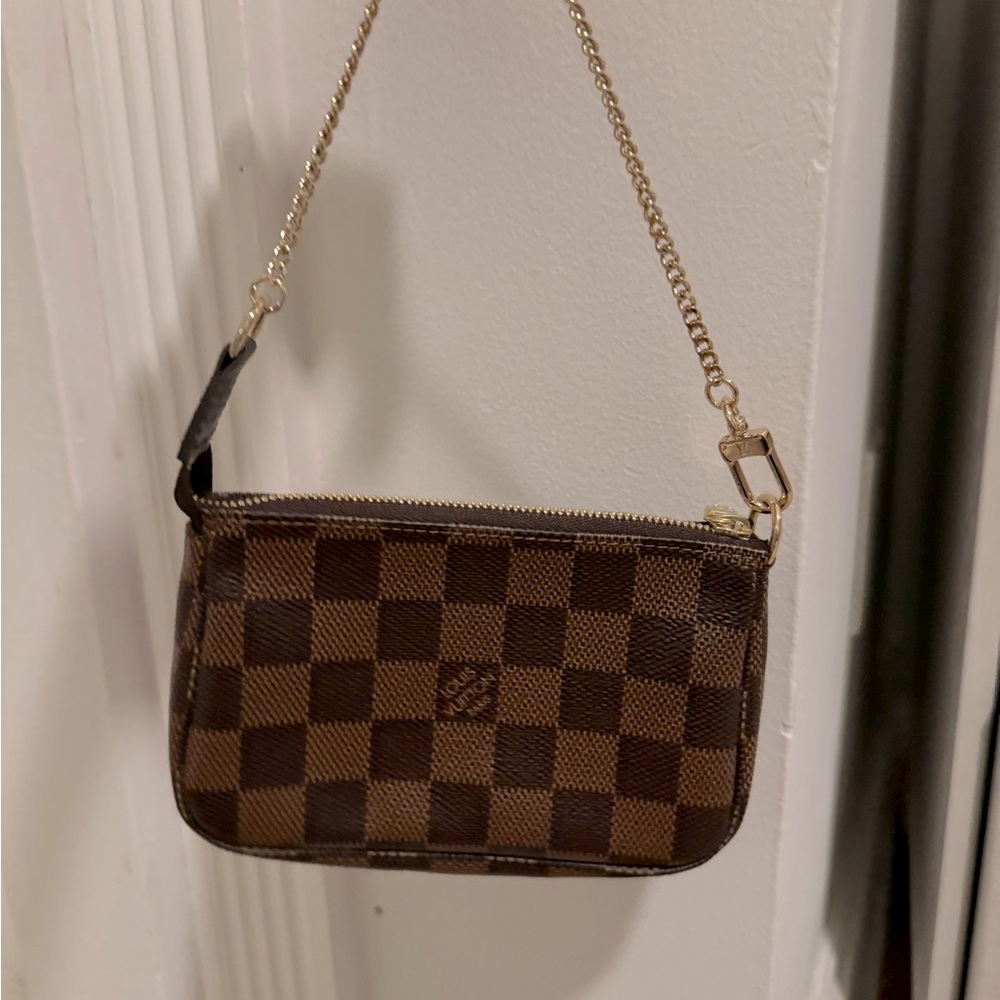 Louis Vuitton Mini Pochette in Damier Ebene